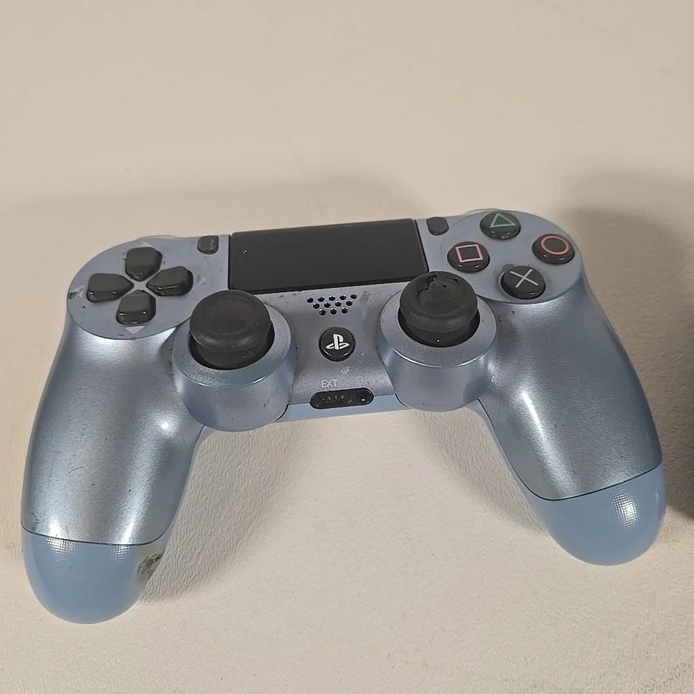 2 Sony PlayStation 4 DualShock Wireless Controllers Untested And Some‎ Damage